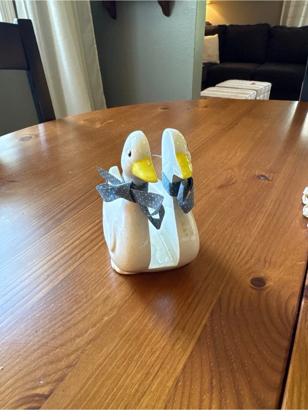 VTG Ceramic Goose Napkin Holder with Polka Dot Bow - White & Yellow